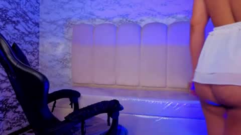 afrodita_wild_v online show from April 10, 1:27 pm