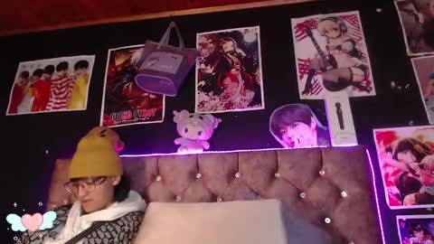 Cris owo online show from March 8, 11:39 pm