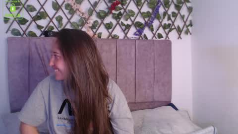 Lia  Valkyria online show from May 27, 1:57 am
