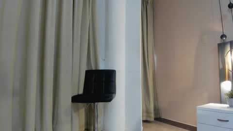 Snapshot of agathaa_white chatting on September 30, 11:53 am Agathaa white online show from September 30, 11:53 am