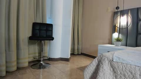 Snapshot of agathaa_white chatting on September 22, 11:36 am Agathaa white online show from September 22, 11:36 am
