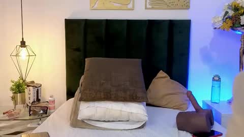 Snapshot of agathaa_white chatting on September 11, 1:34 pm Agathaa white online show from September 11, 1:34 pm