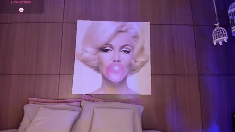    online show from November 7, 11:18 pm