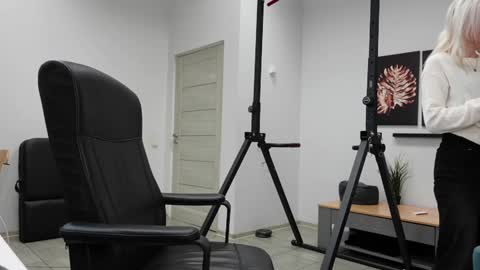 Agelina Lilly Laura online show from November 10, 5:38 pm