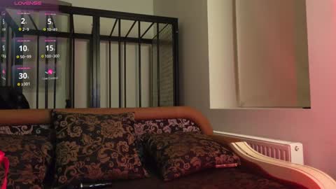 Agelina Lilly Laura online show from November 4, 7:04 pm