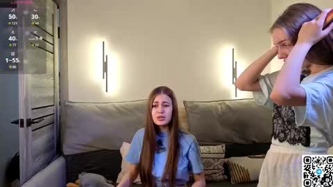 Monica and Bella online show from April 25, 5:53 am