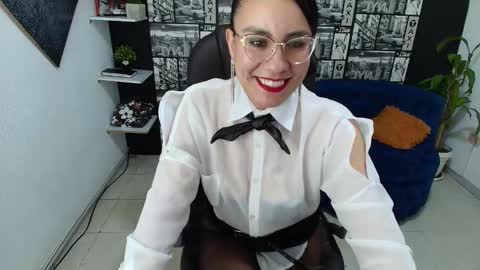 Snapshot of aghata_moon chatting on October 17, 4:55 pm Aghata Moon online show from October 17, 4:55 pm