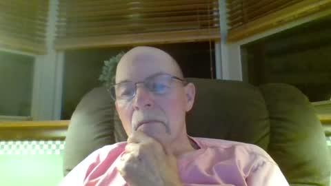 aguynrkfrd online show from July 17, 9:33 am