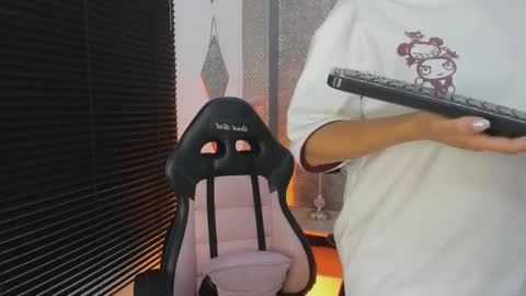 Ahmara  online show from December 14, 11:38 am