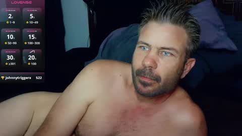 Blue Eyed Handsome Man online show from April 3, 12:50 am