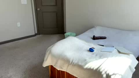 ahno online show from September 28, 7:01 pm