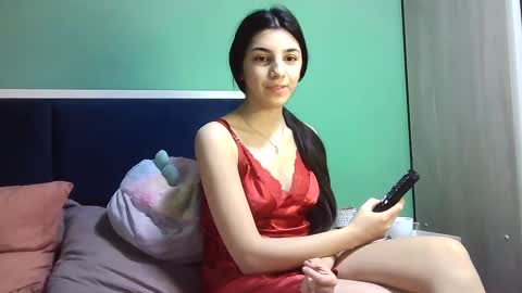 Snapshot of ahotkitty18 chatting on December 29, 8:44 am Selena online show from December 29, 8:44 am