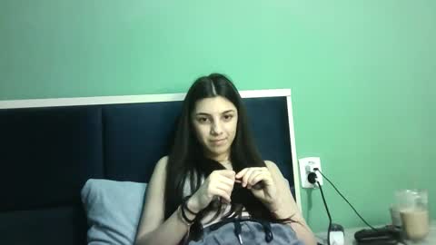 Snapshot of ahotkitty18 chatting on March 1, 3:27 pm Selena online show from March 1, 3:27 pm