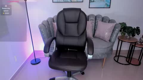 AIDA ADAMS online show from October 11, 8:23 pm