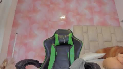 karoline  online show from October 24, 4:41 pm