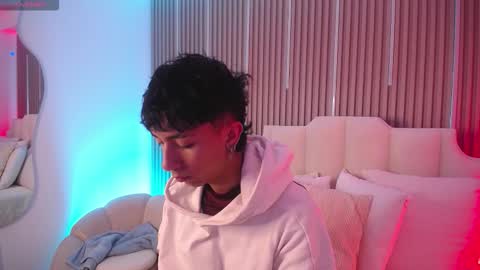 Aiden online show from March 4, 12:57 pm