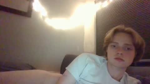 aidenisdunn online show from December 19, 2:24 pm