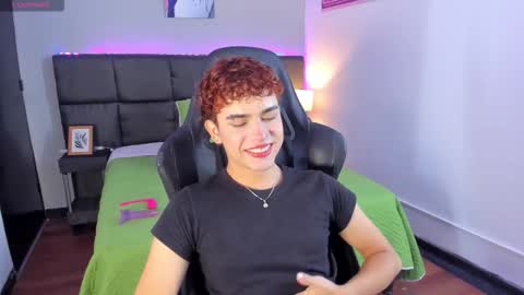 Aiden  online show from December 20, 1:29 pm