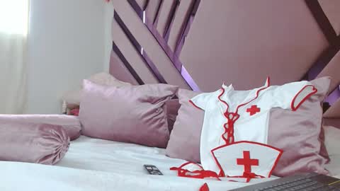 aiilynsmiith online show from October 22, 12:07 pm