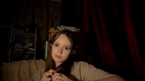 Snapshot of aileenamara chatting on October 9, 1:16 pm Kira online show from October 9, 1:16 pm