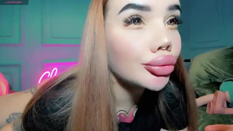 Snapshot of aira_vi chatting on December 30, 3:34 pm Aira online show from December 30, 3:34 pm