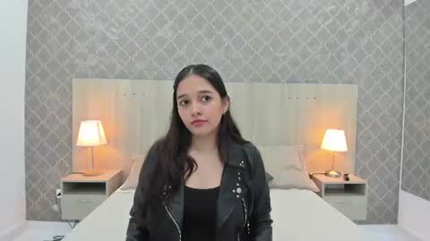 Aisha online show from June 25, 8:25 pm