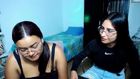 aisha_stacey0410 online show from February 4, 4:00 pm