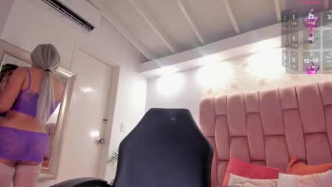 Snapshot of aishathorne chatting on October 12, 12:31 pm aisha online show from October 12, 12:31 pm