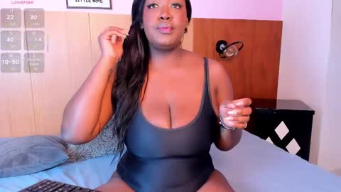 aishazaa online show from September 25, 1:40 pm