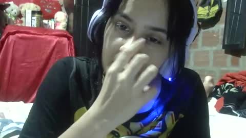 Snapshot of aitana23_ chatting on October 17, 1:42 am aiti online show from October 17, 1:42 am