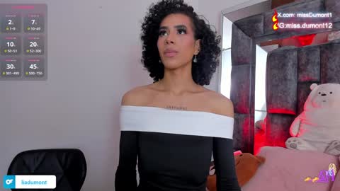 Queen Dumont   online show from January 2, 10:55 pm