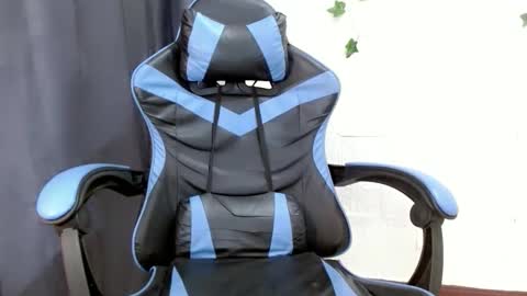 AJ online show from September 10, 7:15 pm