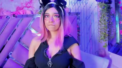 akane hikari  online show from April 15, 6:28 am