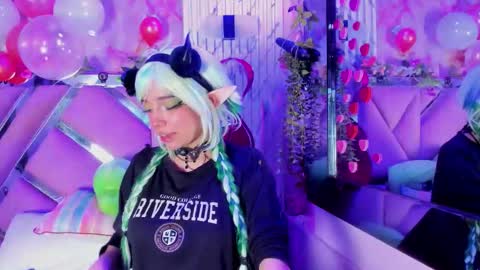 akane hikari  online show from February 13, 5:22 am