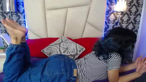 Snapshot of akane_uwu chatting on February 27, 8:31 pm A K A N E U W U online show from February 27, 8:31 pm