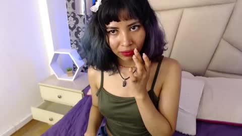 Snapshot of akane_uwu chatting on March 10, 9:29 pm A K A N E U W U online show from March 10, 9:29 pm