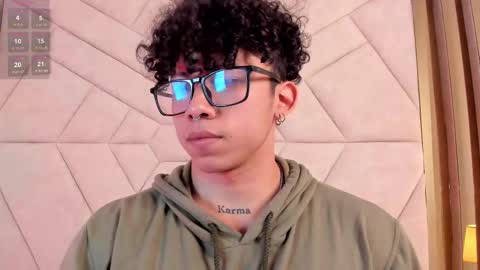 akazaboy online show from October 20, 4:28 am