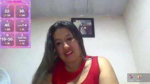 Snapshot of alahia_fox chatting on January 19, 12:17 am alahia online show from January 19, 12:17 am