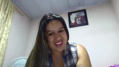 Snapshot of alahia_fox chatting on January 14, 8:09 am alahia online show from January 14, 8:09 am