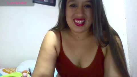 Snapshot of alahia_fox chatting on February 1, 1:34 am alahia online show from February 1, 1:34 am