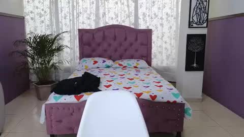 Alaia Skater online show from November 12, 7:05 pm