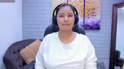 Snapshot of alaiasmile_ chatting on March 10, 7:18 pm online show from March 10, 7:18 pm