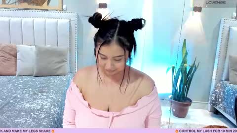 Snapshot of alaiasmile_ chatting on October 7, 7:21 pm online show from October 7, 7:21 pm