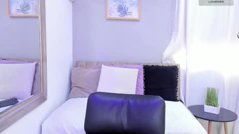     online show from March 3, 7:43 pm