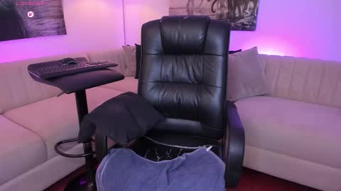 Alaia online show from December 4, 8:19 pm