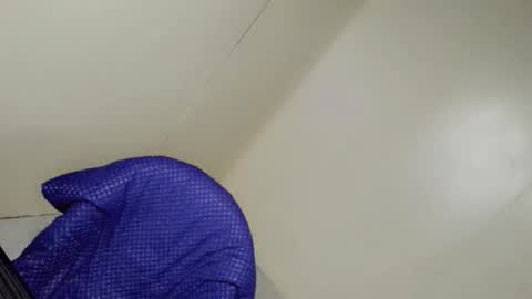 alaiza_malinao online show from April 5, 1:57 am