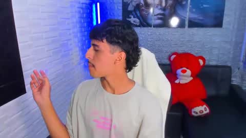 alan_del_reyx2 online show from February 7, 9:26 pm