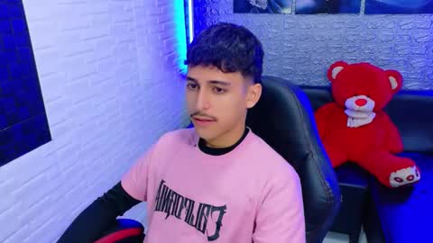 alan_del_reyx2 online show from March 1, 7:37 pm