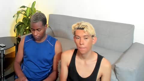 Snapshot of alan_scot chatting on December 24, 2:43 am Alan and Criss - WE JUST FRIENDS WITH BENEFITS BOTH VERS online show from December 24, 2:43 am