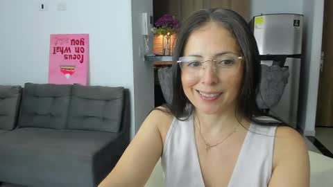 Alana Gasparini online show from October 3, 1:37 am